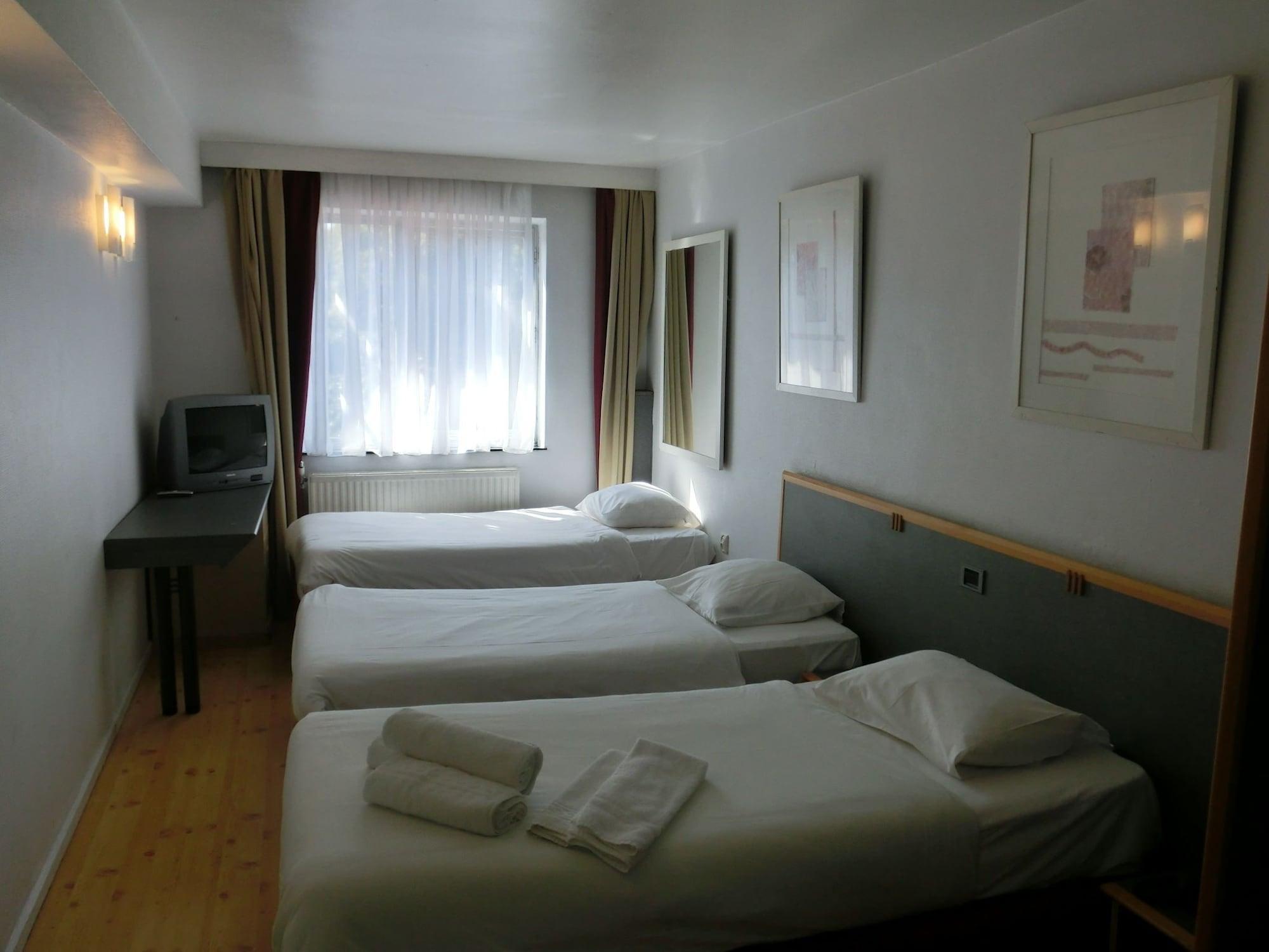 Hotel Bentley Schaerbeek Dış mekan fotoğraf