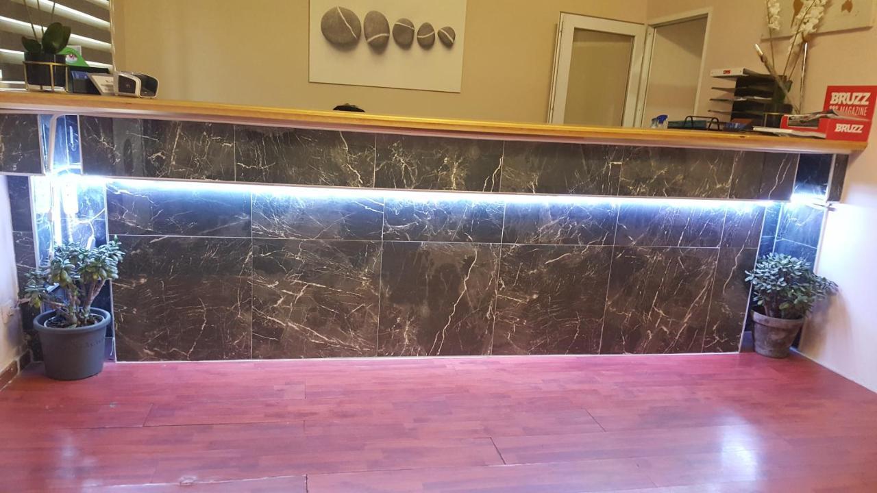 Hotel Bentley Schaerbeek Dış mekan fotoğraf